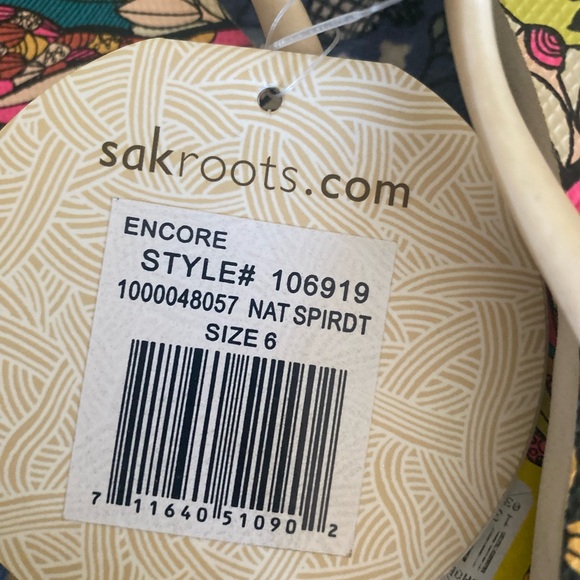 SAKROOTS NATURAL SPIRIT FLORAL PRINT THONG SANDALS NWT - Picture 8 of 9
